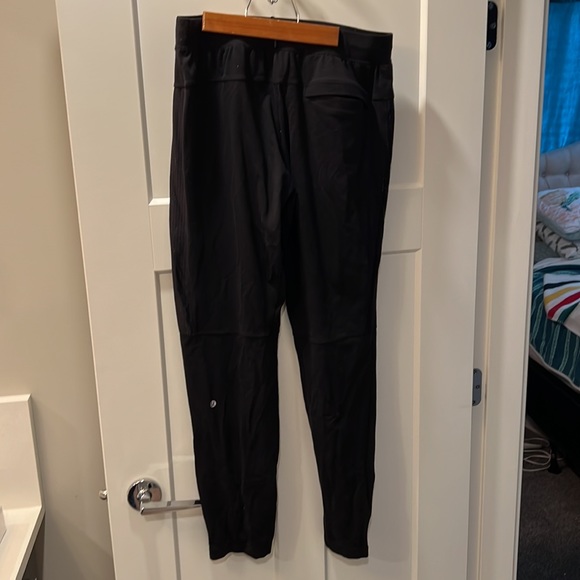 Lululemon City Joggers Size Large Preowned with Care - Picture 4 of 6